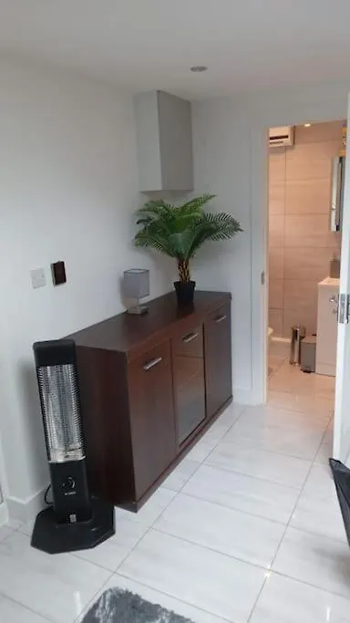 Luxurious & Stylish Flat, Access To Public Transport & Shops Apartment Thamesmead