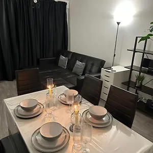 ˈpesfəl Apartment
